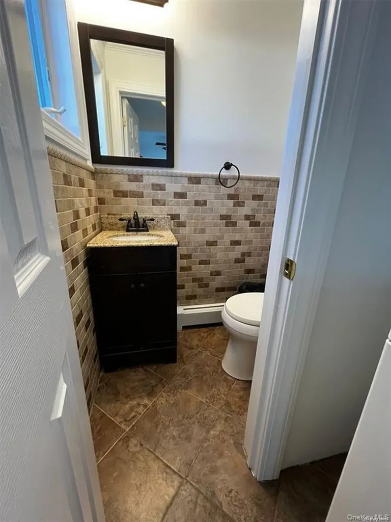 61 Andover Drive Deer Park NY 11729