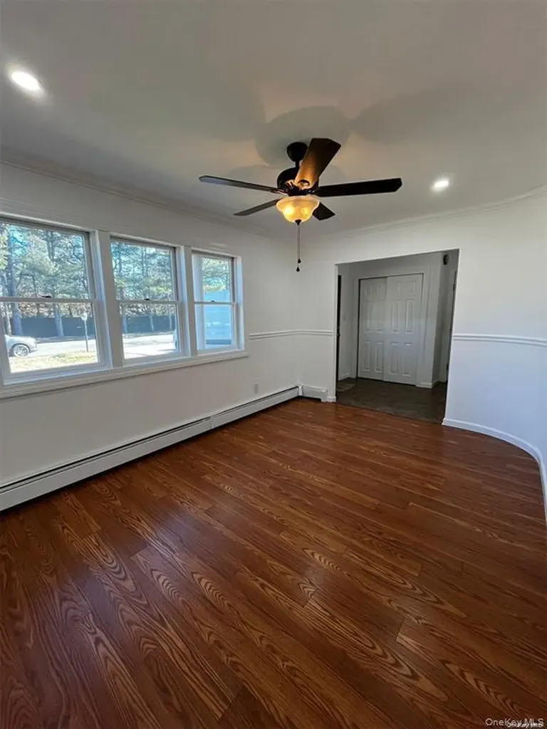 61 Andover Drive Deer Park NY 11729
