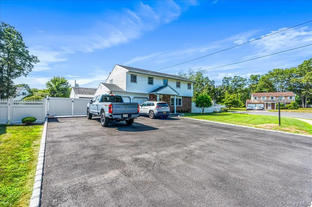 61 Andover Drive Deer Park NY 11729