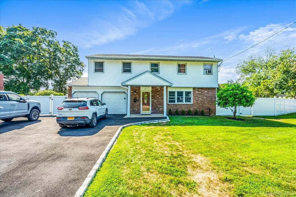 61 Andover Drive Deer Park NY 11729