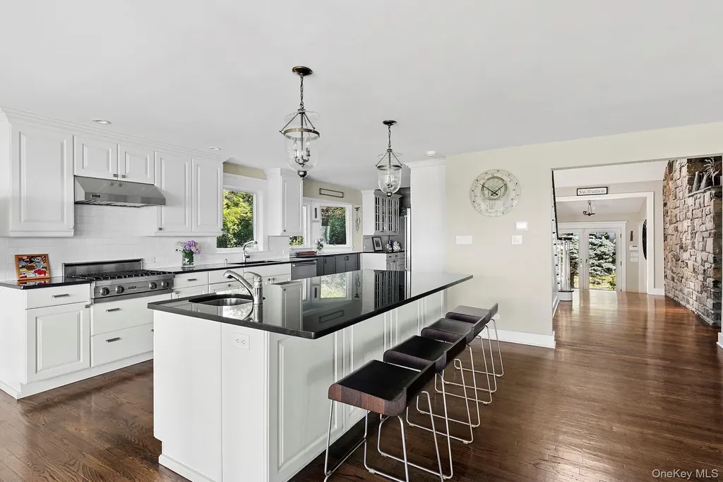 29 Bittersweet Lane Southampton NY 11963