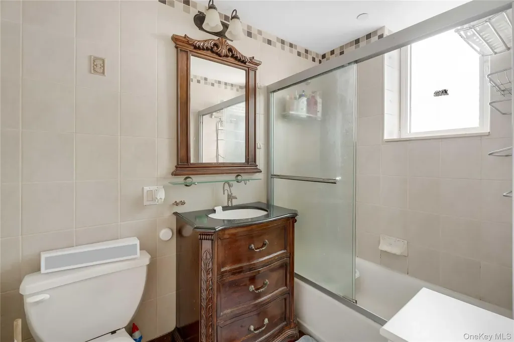 6422 Bay Parkway Brooklyn NY 11204
