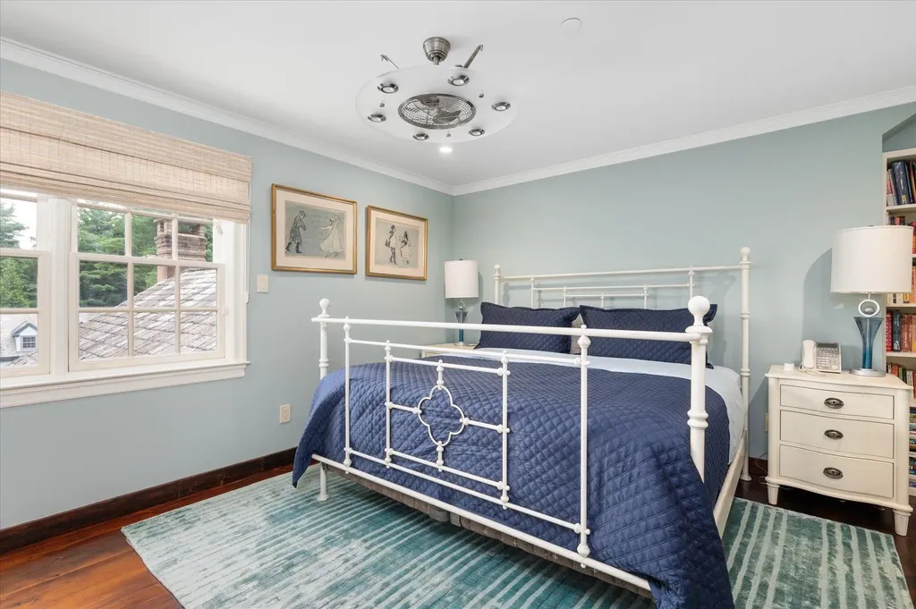 4 Clock Tower Lane Old Westbury NY 11568