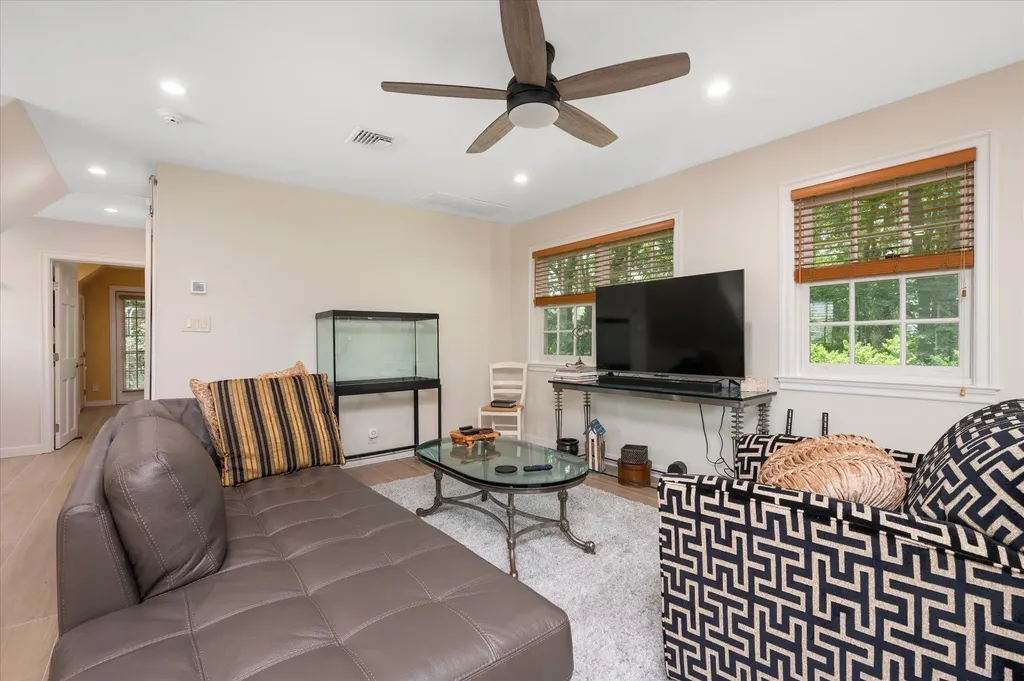 4 Clock Tower Lane Old Westbury NY 11568