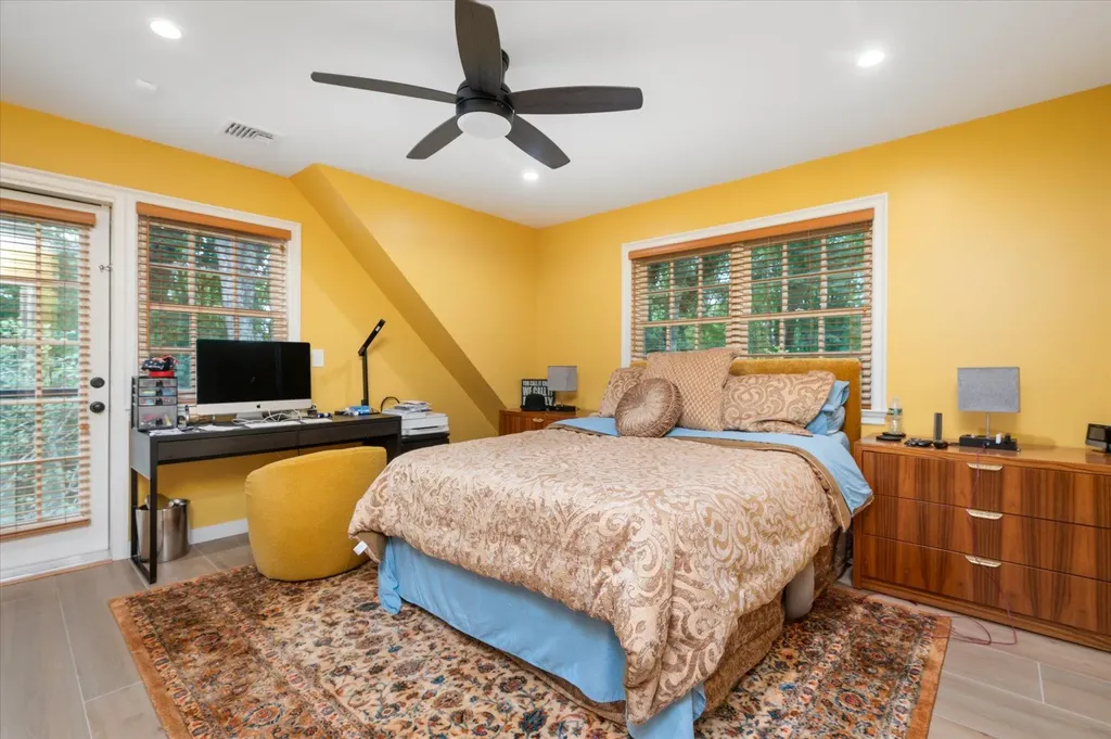 4 Clock Tower Lane Old Westbury NY 11568