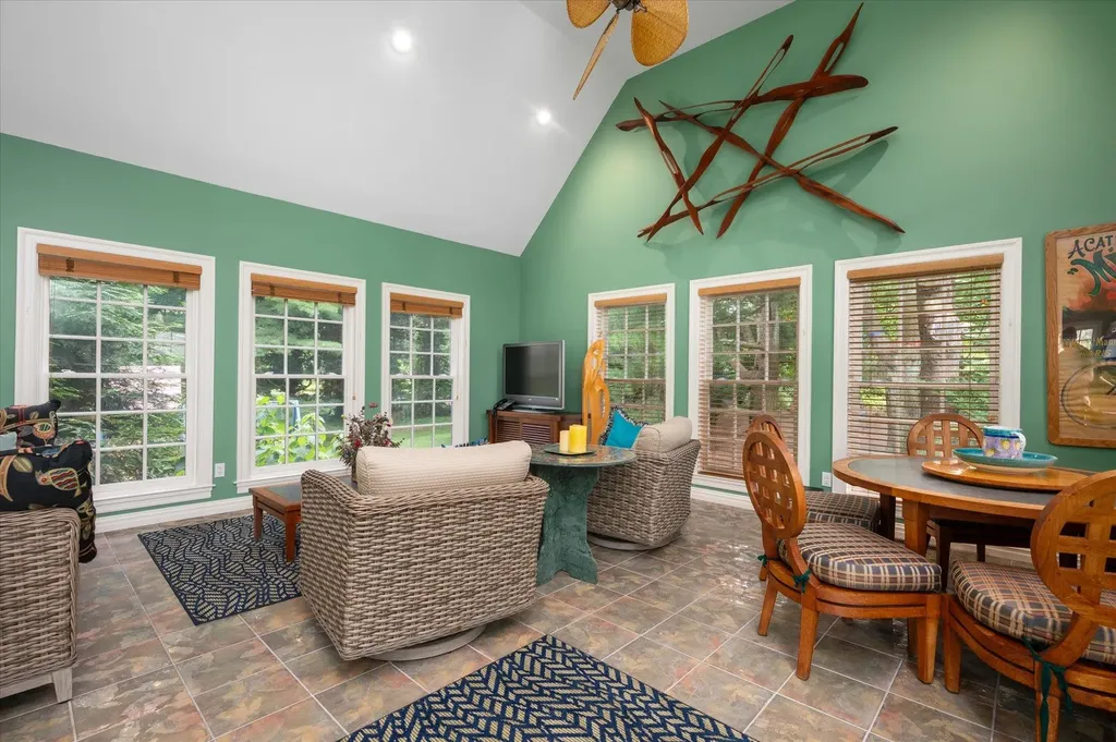 4 Clock Tower Lane Old Westbury NY 11568