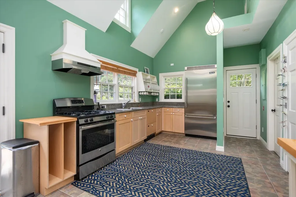 4 Clock Tower Lane Old Westbury NY 11568