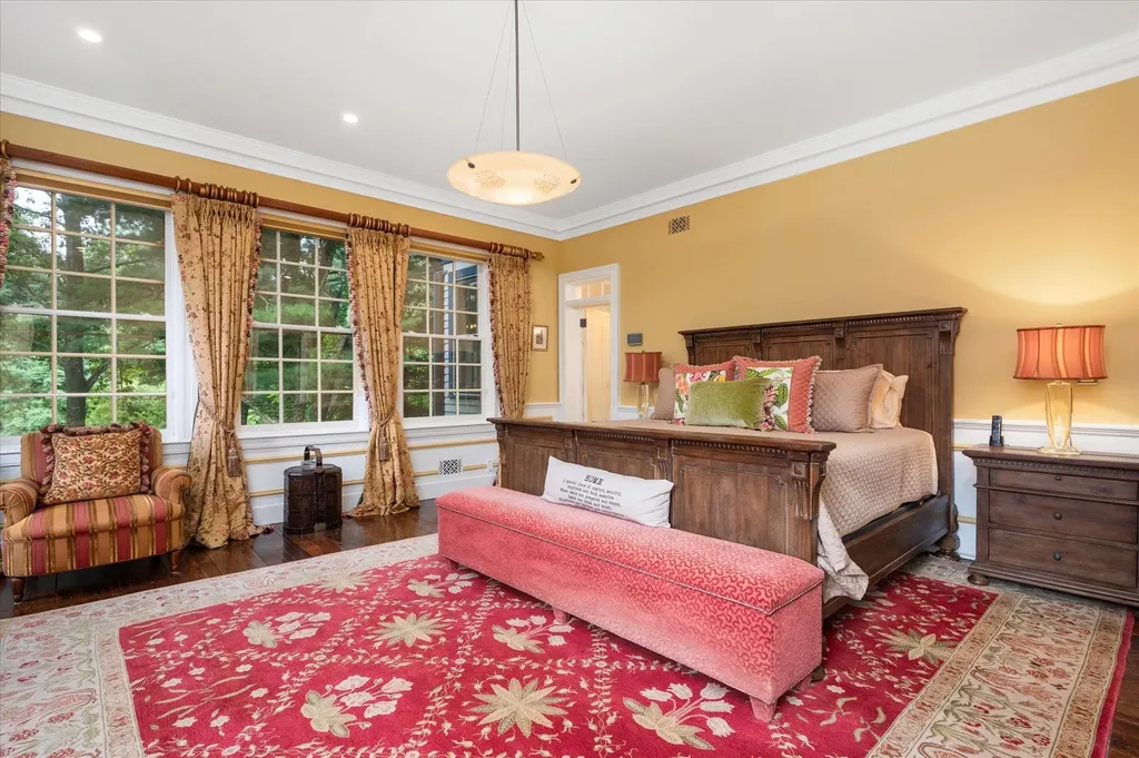 4 Clock Tower Lane Old Westbury NY 11568