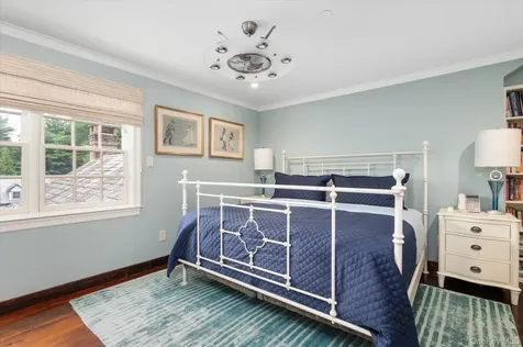 4 Clock Tower Lane Old Westbury NY 11568