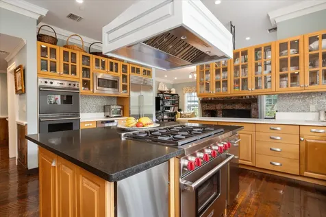 4 Clock Tower Lane Old Westbury NY 11568