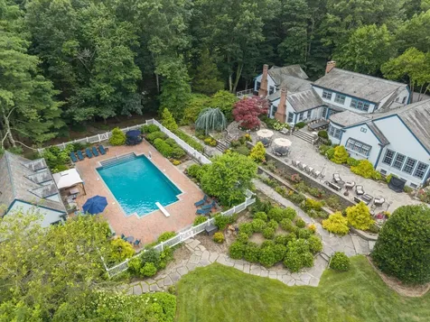 4 Clock Tower Lane Old Westbury NY 11568