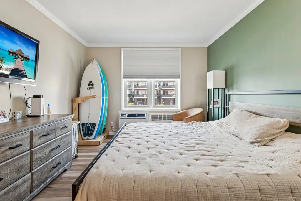 560 W Broadway Long Beach NY 11561