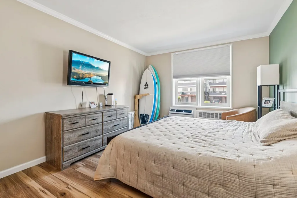 560 W Broadway Long Beach NY 11561