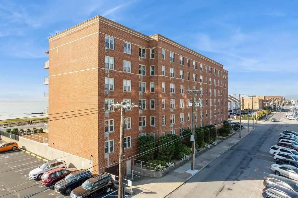 560 W Broadway Long Beach NY 11561