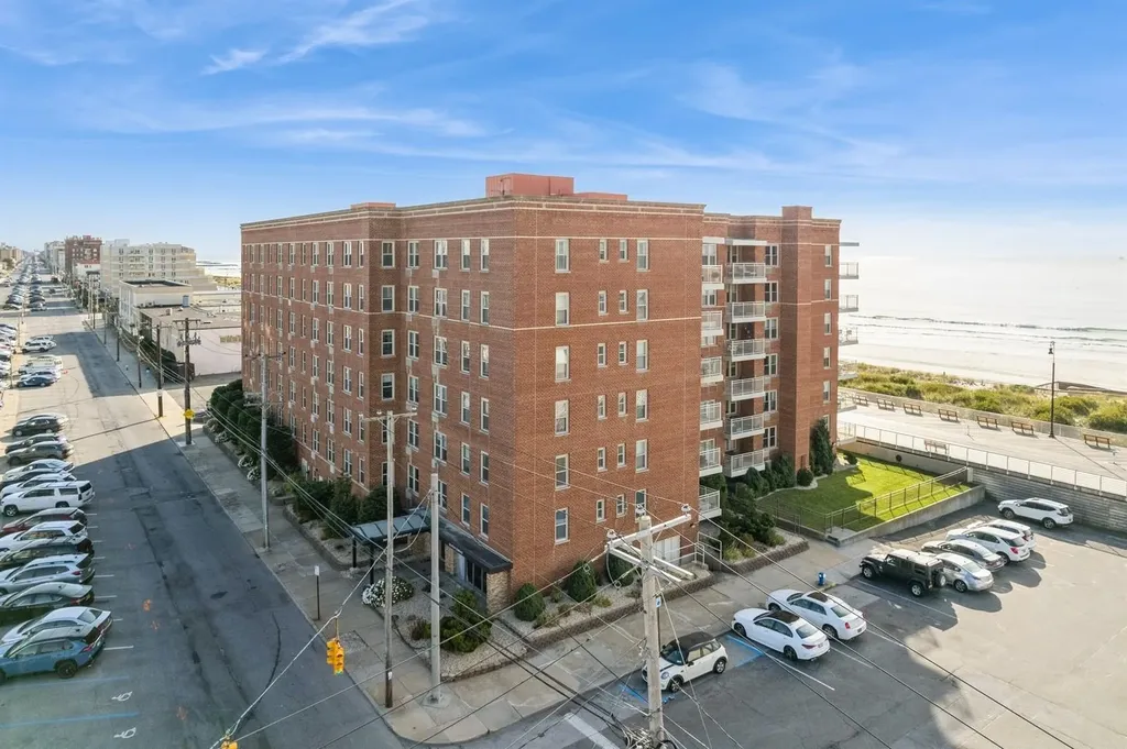 560 W Broadway Long Beach NY 11561
