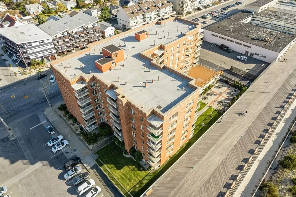 560 W Broadway Long Beach NY 11561