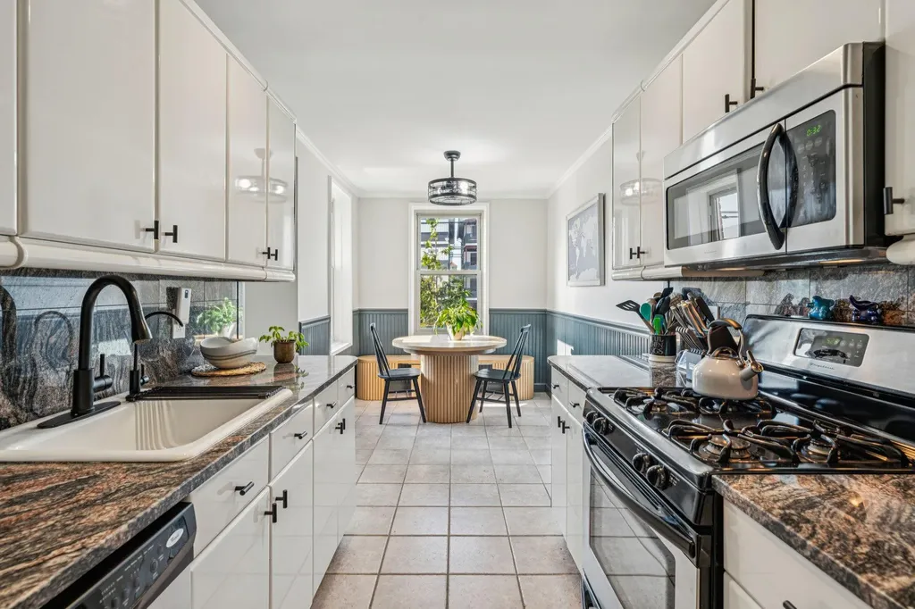 560 W Broadway Long Beach NY 11561