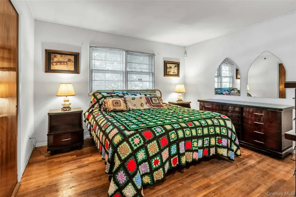 42 Summit Street Plainview NY 11803