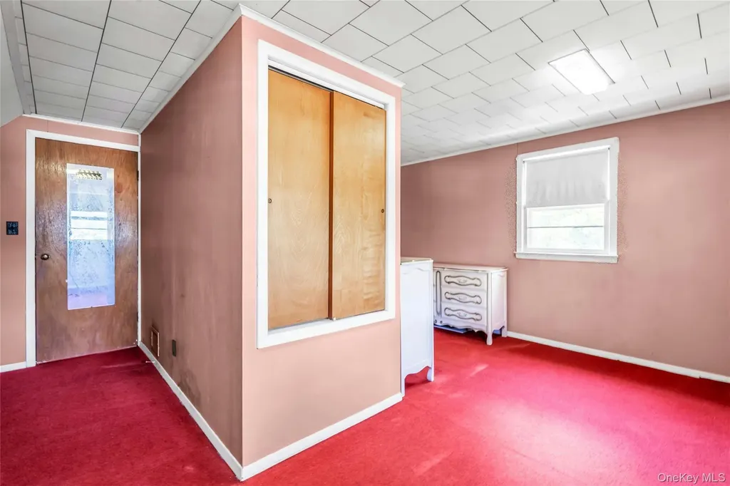 42 Summit Street Plainview NY 11803