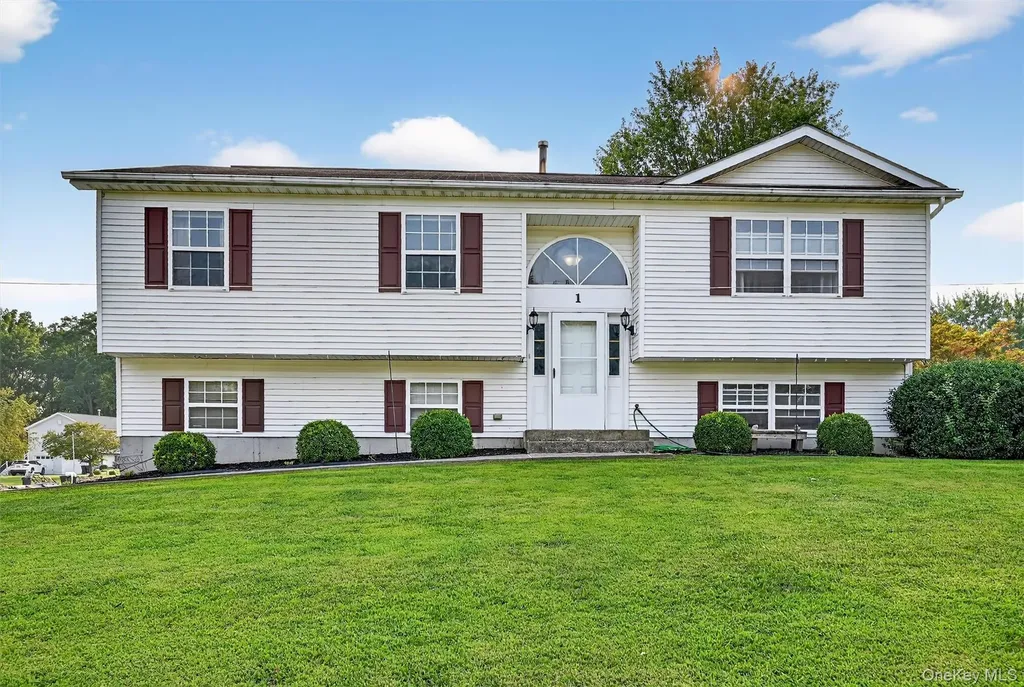 1 Windsor Square Drive New Windsor NY 12553