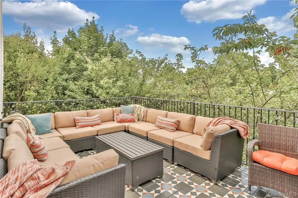 433 New Rochelle Road Bronxville NY 10708