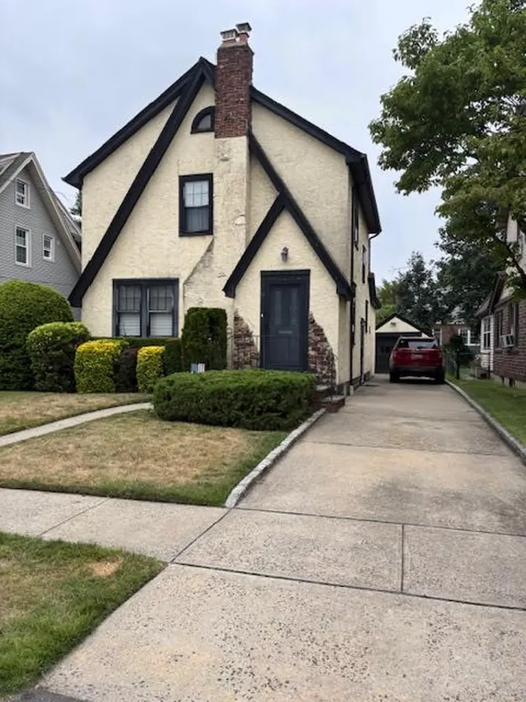 61 Harvard Avenue Lynbrook NY 11563