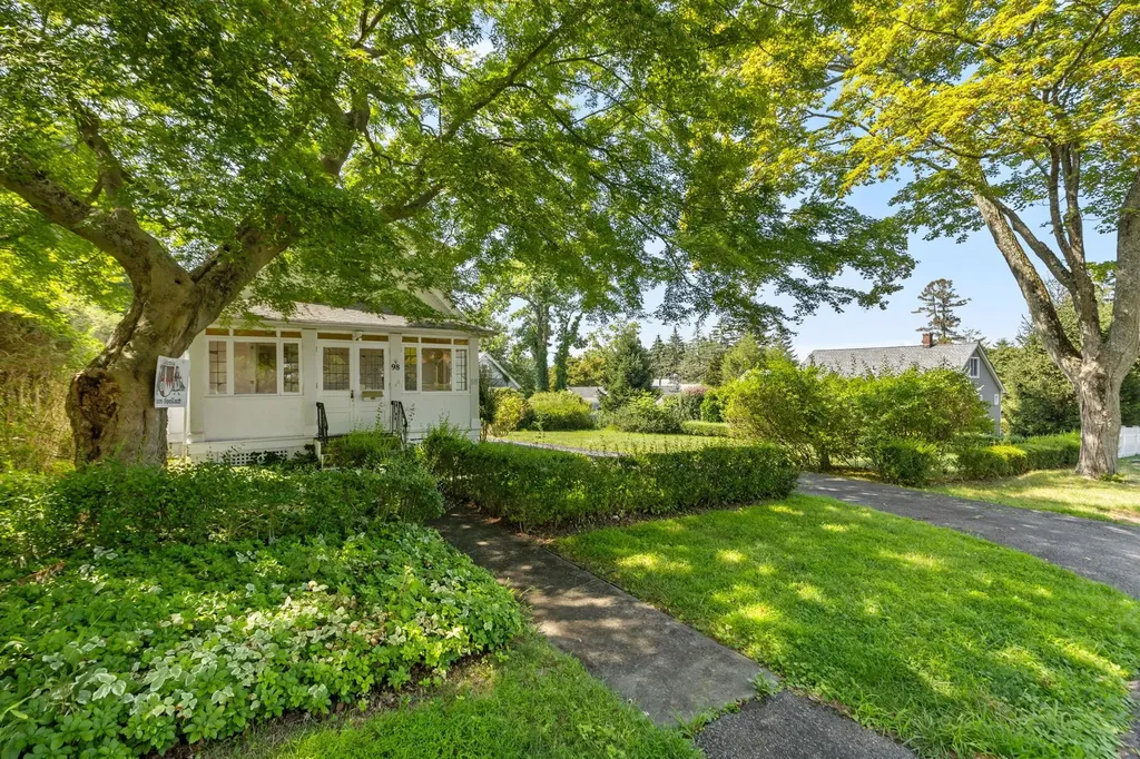 98 Westlake Drive Valhalla NY 10595