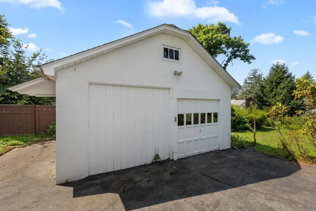 98 Westlake Drive Valhalla NY 10595