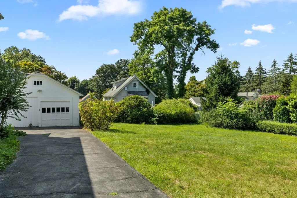 98 Westlake Drive Valhalla NY 10595