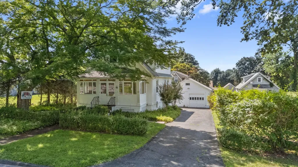 98 Westlake Drive Valhalla NY 10595