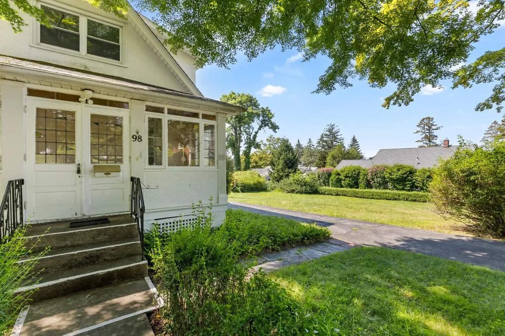 98 Westlake Drive Valhalla NY 10595