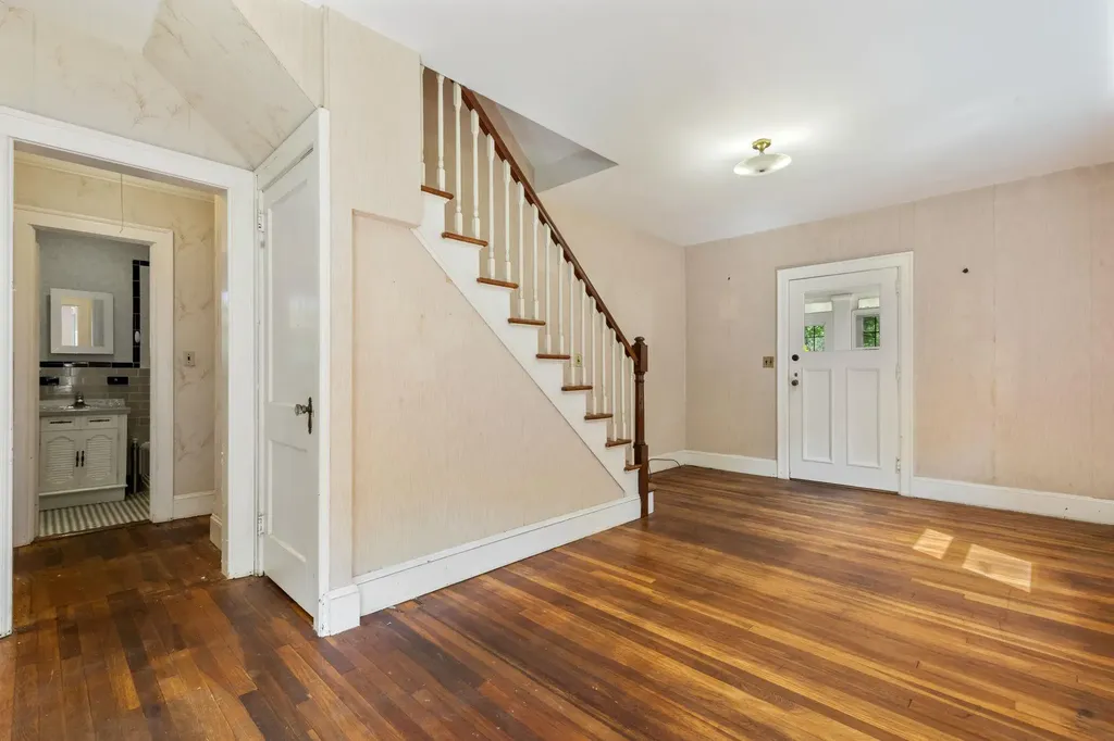 98 Westlake Drive Valhalla NY 10595