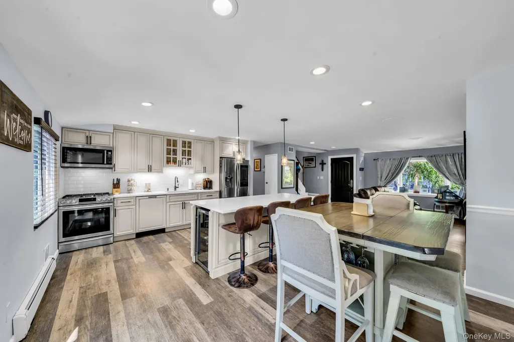 58 39th Street Islip NY 11751