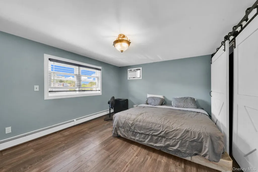 58 39th Street Islip NY 11751