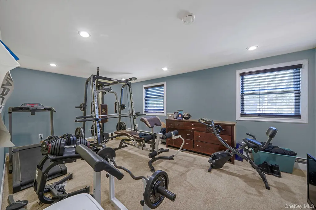 58 39th Street Islip NY 11751