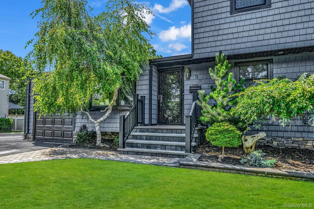 58 39th Street Islip NY 11751