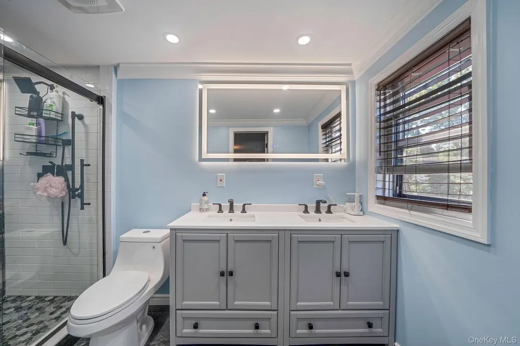 58 39th Street Islip NY 11751