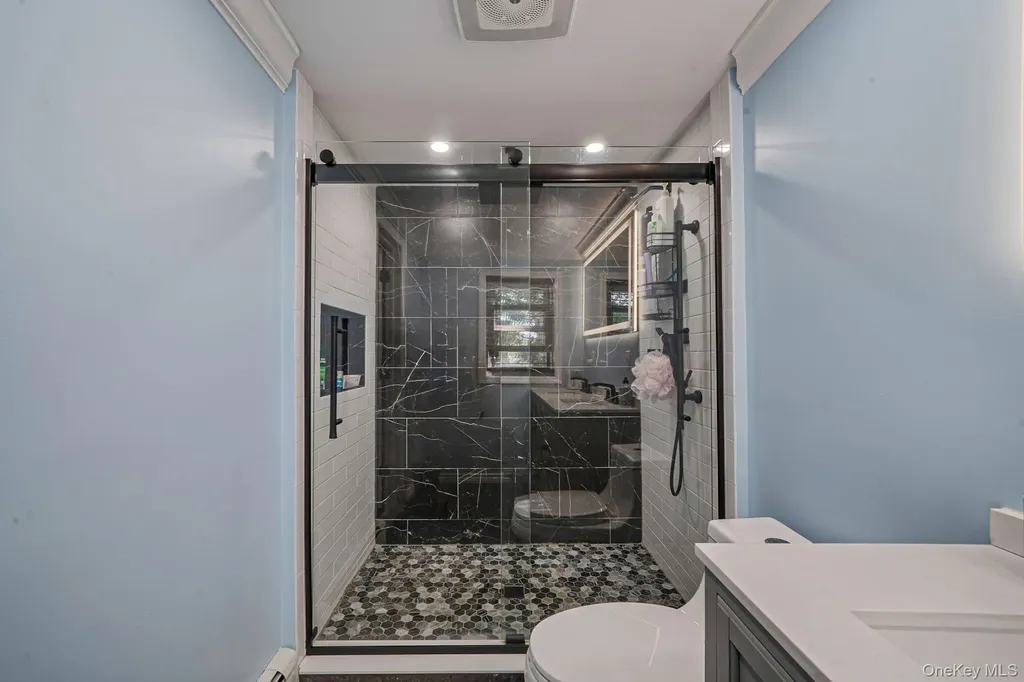 58 39th Street Islip NY 11751