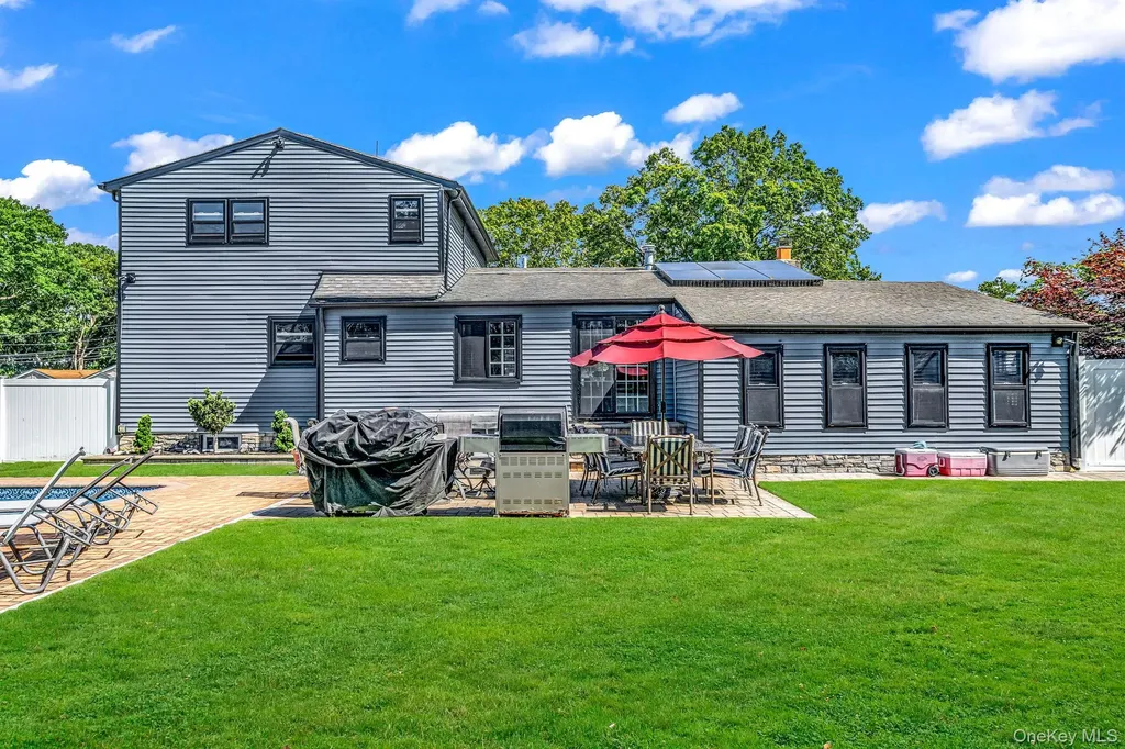 58 39th Street Islip NY 11751