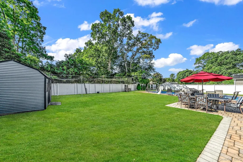 58 39th Street Islip NY 11751
