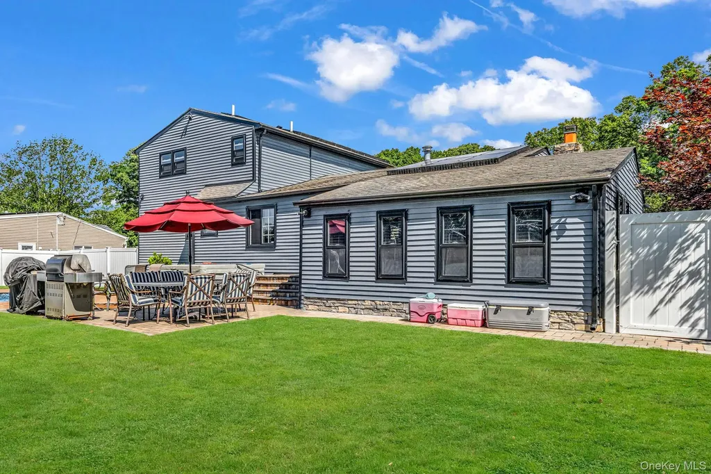 58 39th Street Islip NY 11751