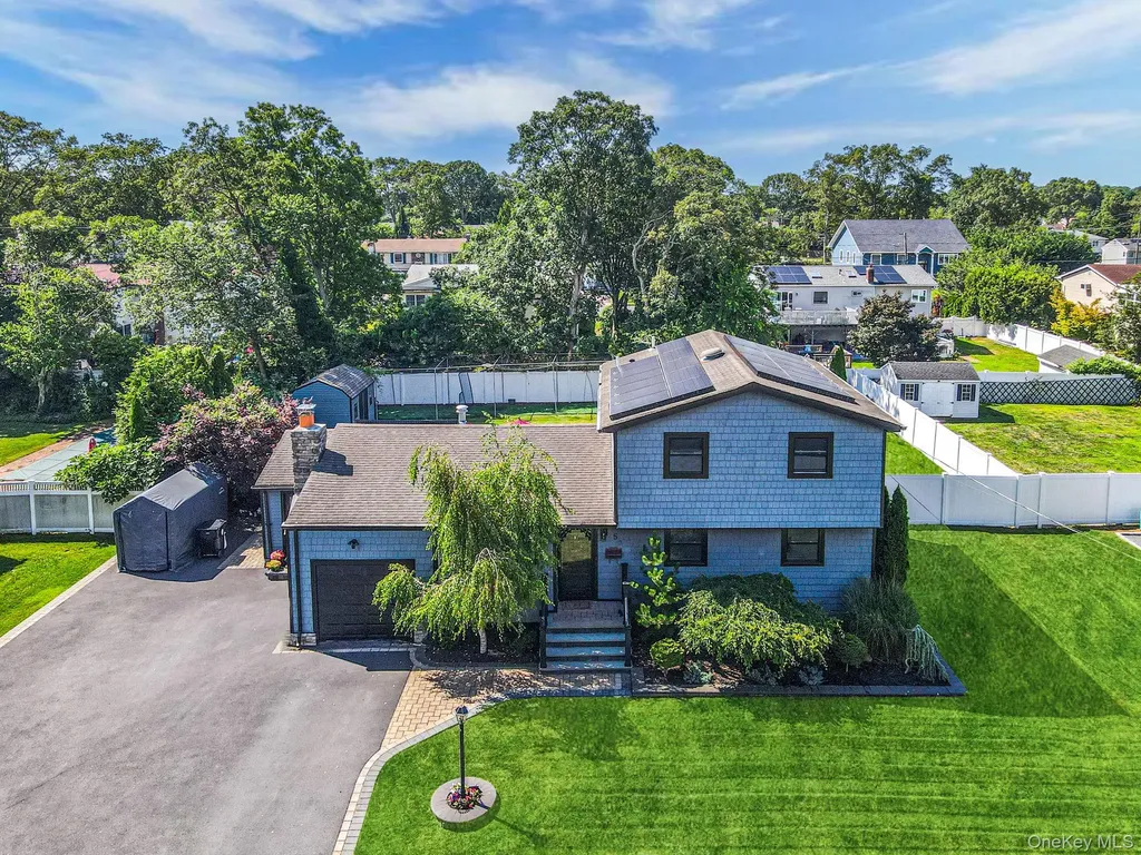 58 39th Street Islip NY 11751