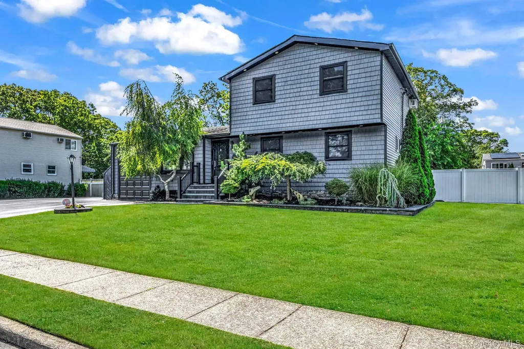 58 39th Street Islip NY 11751