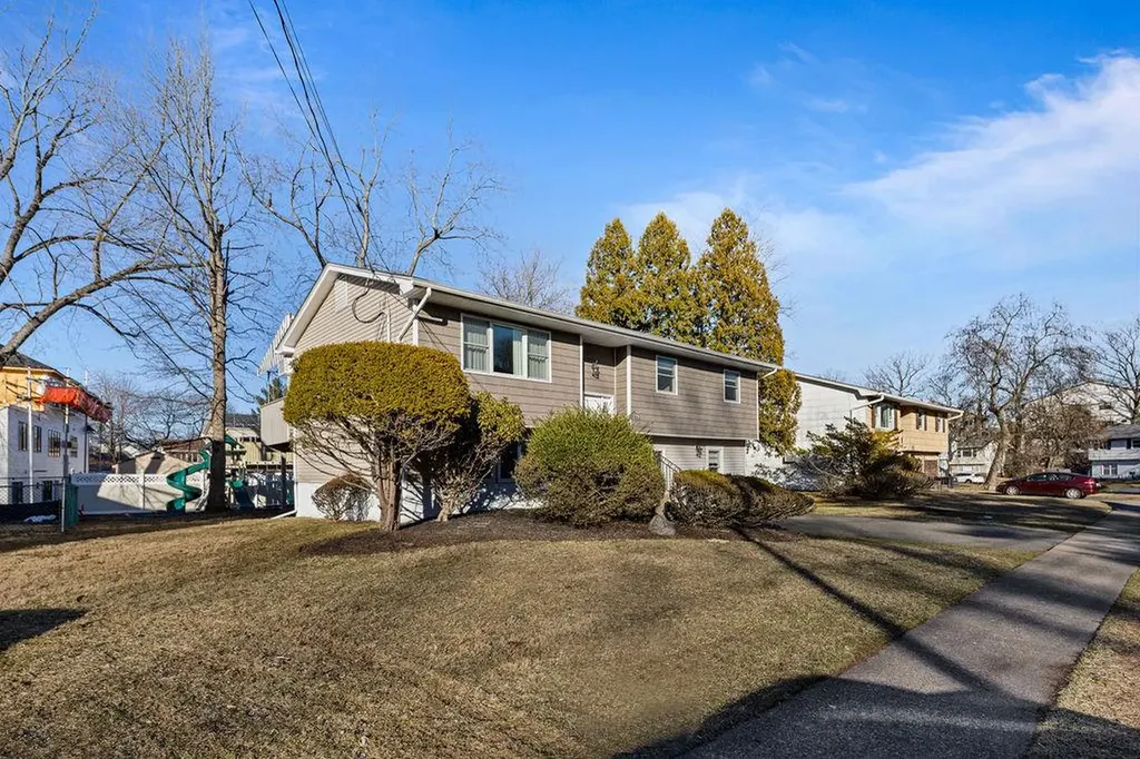 79 Francis Place Spring Valley NY 10977