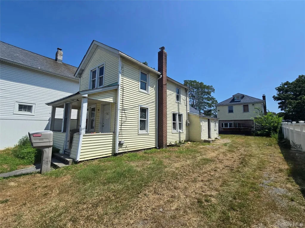 31 Union Avenue Patchogue NY 11772