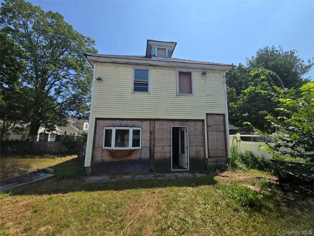 31 Union Avenue Patchogue NY 11772