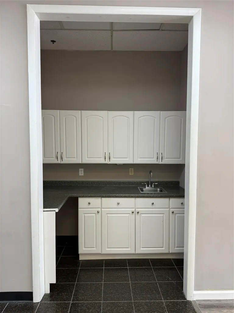 161 S Middletown Road Nanuet NY 10954