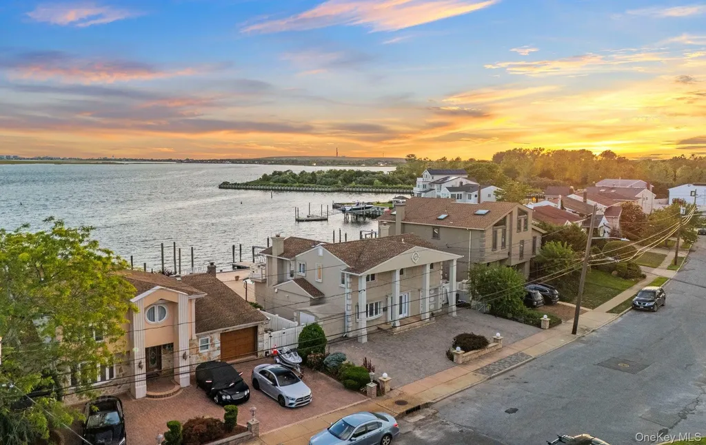3516 Bertha Drive Baldwin NY 11510