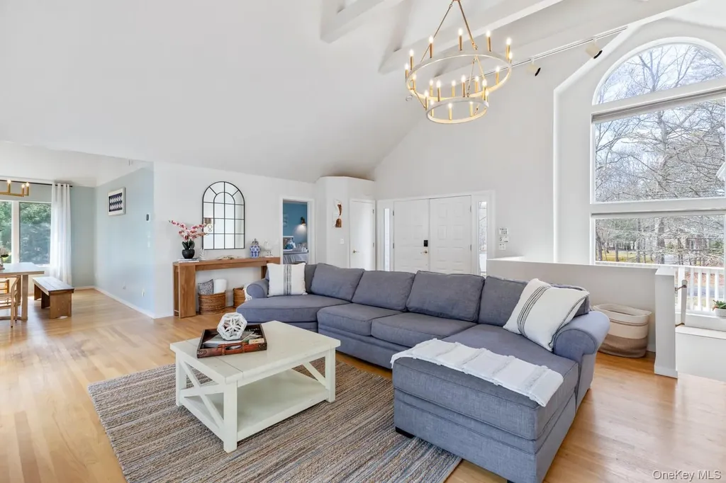 12 Douglas Court Hampton Bays NY 11946