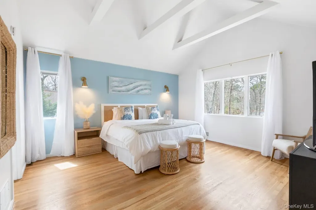 12 Douglas Court Hampton Bays NY 11946